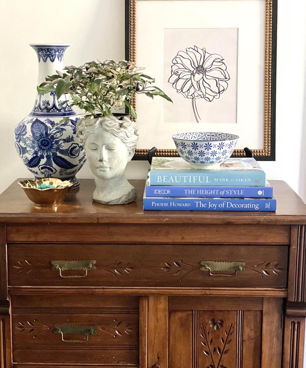 Interiors by Karyn washstand vignette med